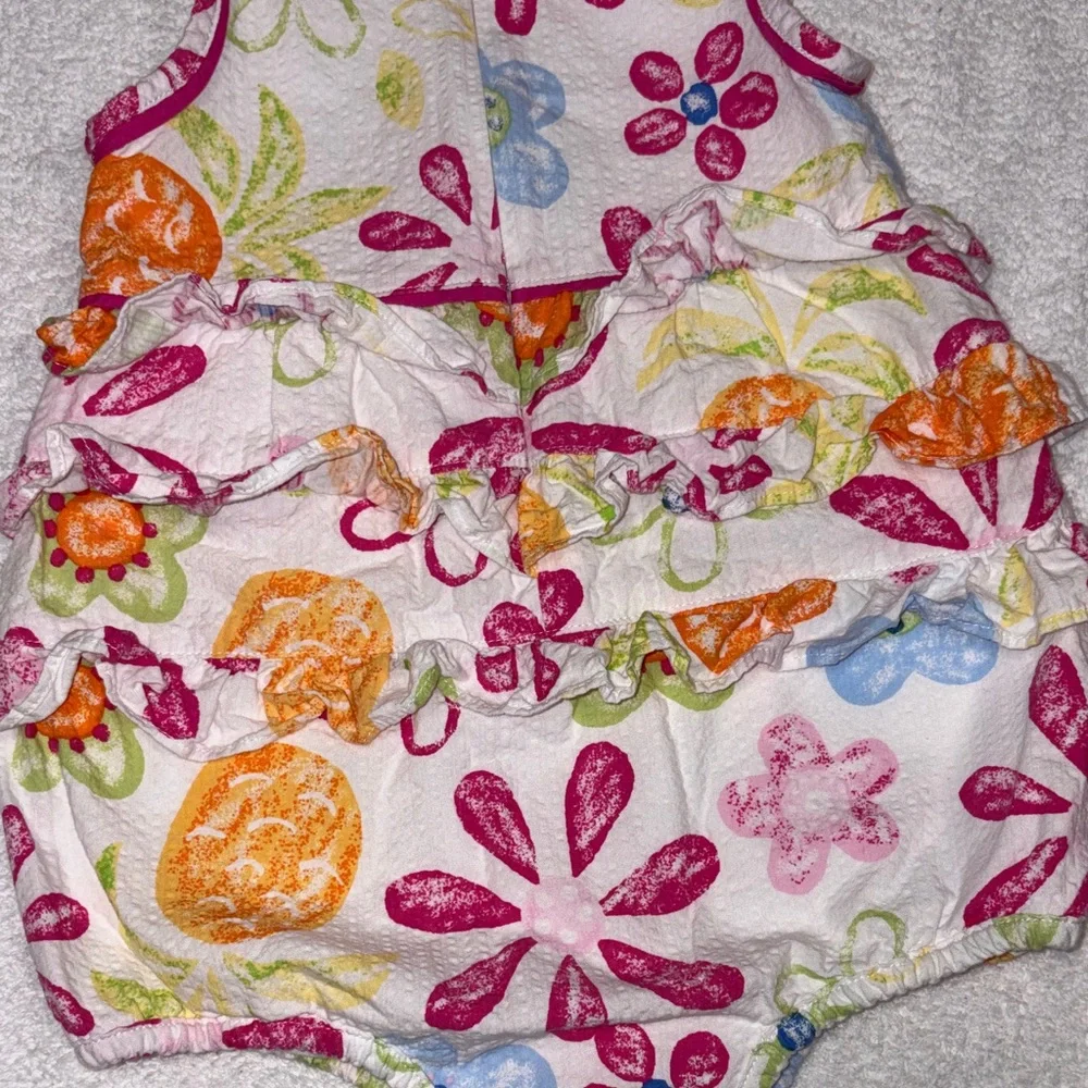 GAP White Baby Bubble Romper Sunsuit multi color Floral Print ruffles 6/12m